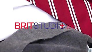 Pretty siren - petite action - Brit Studio