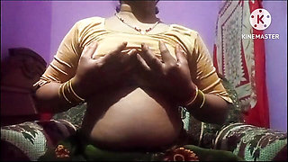 Indian aunty huge sexy boobs massage