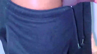 Maid Tries to Please the American and Fucks Him Hot Without a Condom