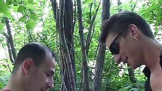 Italian amateur brunette handles two cocks in the countryside
