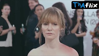 Jennifer Jason Leigh Booty, Undergarments Gig in The Moment