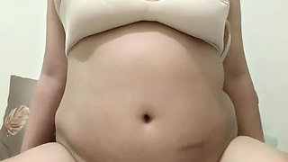 A Viral Video of a Beautiful Girl Who Is Pregnant