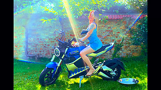 Motorcycle Pussy Rub Wet Tease & Orgasm