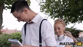 Nicole Wonder waits for her man to make his move - A maturecougar's wildest seduction