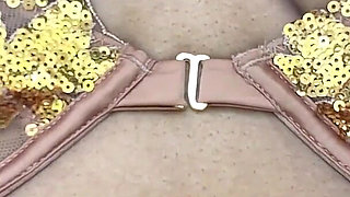 Oiled-up Temptress Mango Teases with Her Sexy Feet While Ignoring You Completely