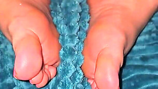 Playing with Latinamilf MILF Squirting Pussy