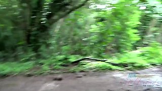 Niki Snow's Outdoor Adventure: Sightseeing, Fingering, & Flashing in POV!
