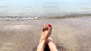 Feet Play on the Seaside
