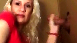 Hot MILF Gloryhole