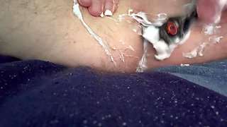I shave my ass and shove in a big dildo