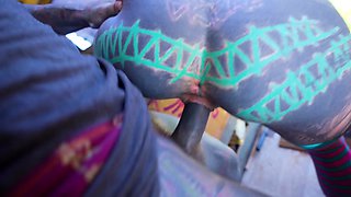 Tattooed hottie Anuskatzz has fun in the RV