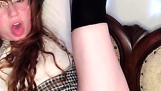 Amateur redhead fully nude on bed and masturbating