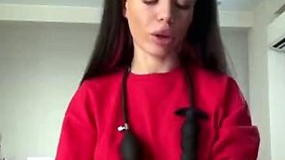 Webcam fun mature brunette with toys cum on cam