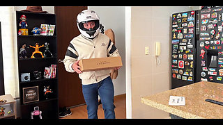 I Give My Pussy to the Delivery Guy While My Husband Isn't Home! Mmm, He Filled My Tight Pussy with Semen!