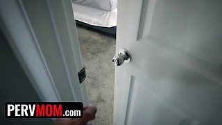 Teamskeet porn with fetching Chloe Amour and Joshua Lewis from Perv Mom