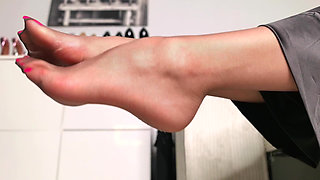 Hot Tease - Nylons & Mules