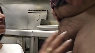 glory baise les cuisiniers du restaurant