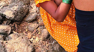 Forest outdoor Indian desi village bhabhi sexy look suking hot boy land, outdoor village blowjob creampi - hot girl blowjob mms.
