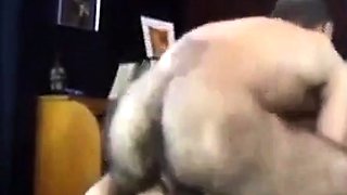 Peludo Coroa Comendo Novinho - Bareback Amateur