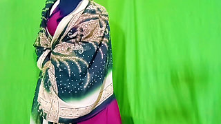 Indian Muslim beautiful woman spends the night with another man - In Hindi