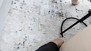 She Has an Iq of 180, but She Got Stuck on the Table