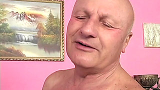 Hot Girl with Colored Hair Enjoys a Fucking Machine in a Perverse Threesome