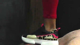 Mistress Nomi Smoking and Crush!