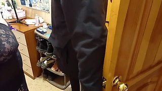 A homie's wifey faps off my dick