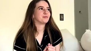 Flexible pale brunette with foot fetish does hot footjob