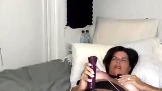 Love Chat Big Boobs Brunette Masturbating For Cam