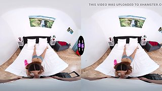 Desperate girlfriend displays titties to delay his business trip - tmwvrnet