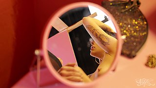 Evie Envy's Strip Club Passion Ignites Desire