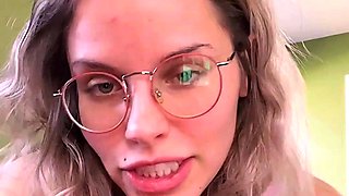 Amateur blonde babe masturbates on cam