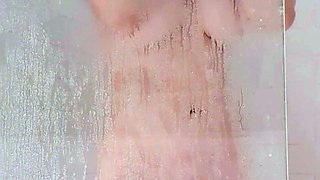 Hot amateur blonde pregnant toying her pussy solo