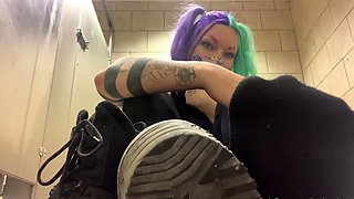 Pee drinking piss fetish babe solo plays with bottle