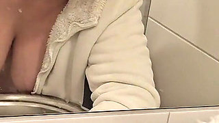 Nikolaus Quicky in a Public Toilet