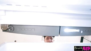 Bratty Sis - red head clip