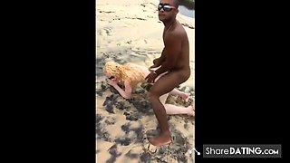 Sexo na Praia: Brasileiras Amadoras na Praia Suja