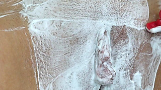 Shaving a Very Hairy Pussy with a Trimmer and a Razor! Close-up Pussy!