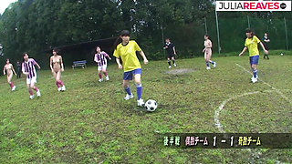 Slut moans as she gets fingered before a hard fuck by two huge cocks