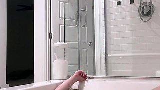 Alana Rose Pleasures Her Wet Pussy In Bathtub Onlyfans
