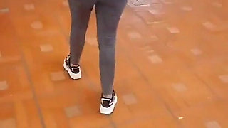 Quick Blowjob From Young in Parents ' Room, 18 Years Old Miami City