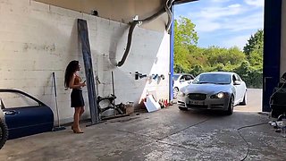 Melissa Shows Wild Side In A Raunchy Garage Tryst On