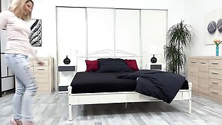 Emotional Licky Lex and Kattie Hill's extreme pissing xxx