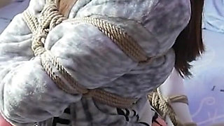 Hui12 - White Silk Chinese Girl Sailing Restraint