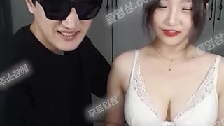 6184 KBJ 팝콘 SUCKY-SUCKY 수호 존예 항공과 F컵 헌팅녀 집으로 대려와서 팬방 two Korea 텔레 UUB892