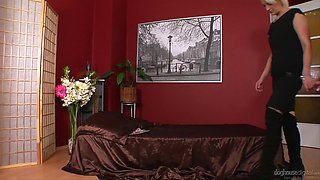 Dara Lee's Blonde Milf Passion in Lesbian Heat