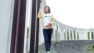 Outdoor Exposure in Ultra-low-rise Jeans