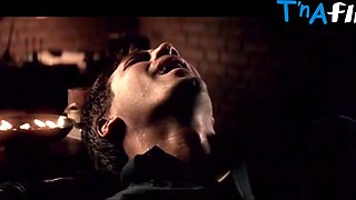 Cristina Brondo Arse, Mounds Vignette in Inbetween Your Gams