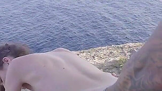 Amazing Outdoor Sex by the Sea! Intensely Fucked on the Cliffs!
